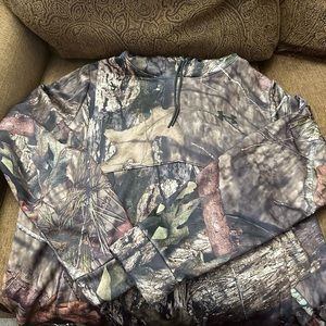 Men’s Under Armour camo hoodie